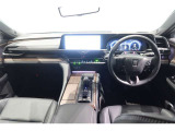 ☆運転中、ずっと視界に入るインストルメントパネル周りは、操作性が良く、機能性に優れ、尚且つ高級感もあるデザインですよ☆