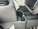 運転席ドリンクホルダー装備!