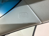 オートエアコンは左右席で独立温度コントロールが可能です。運転席はキンキンに冷やして助手席はマイルドにと言った設定が可能です。暑さ寒さでケンカすることもなくなりますね。