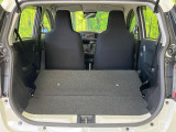 普段のお買い物や通勤、送迎等に十分な荷室スペースを確保しております。セカンドシートを倒すと、大きな荷物の積載も可能です♪