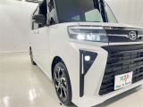 明るいライトが夜道を明るく照らしてくれます。 運転する上で、道路状況をいかに早く認識できるか重要なポイントです。 白色光が暗い道も明るく照らしてくれますよ。
