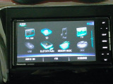 センターパネルにスッキリと収まったオーディオです。お気に入りの音楽・ラジオを聴きながら楽しいドライブをお楽しみくださいね。