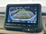 駐車時に便利なバックカメラを装着しています。