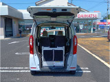 車いすスロープ車になります。