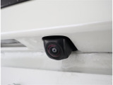 バックカメラが付いているので後方確認が非常にしやすいです。今や運転初心者も熟練者も必須装備!ついていて損はないですね♪