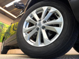 【純正17インチアルミホイール】外観にマッチした純正アルミホイールを装着しております。各種社外アルミホイールや、スタッドレスタイヤも取扱いしております。是非ご相談ください♪