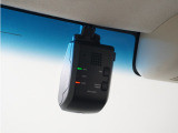 ◆ドライブレコーダー◆映像・音声などを記録する自動車用の装置です。 もしもの事故の際の記録はもちろん、旅行の際の思い出としてドライブの映像を楽しむことができます。