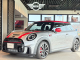 【MINI正規ディーラーMINI NEXTくるめ】弊社車輌をご覧頂き、誠にありがとうございます♪車輌価格には保証料金も含まれており、余計な費用も掛かりません。安心してご検討下さい!