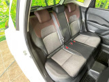 後部座席も気になるようなキズ・汚れやへたり等、大きなダメージはなく、良好な状態です。