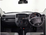 オシャレなインテリアで運転する気分も盛り上がりますよね^^