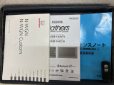 スマートキーは鍵をバッグに入れたままでもドアロックの開閉やエンジンのON・OFFができます。夜間や雨の日も鍵を探さなくて良いので便利です。