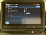 ナビゲーションはフルセグTV、インターナビ対応のGathers純正メモリーナビを搭載しています。Bluetoothオーディオ機能がありますので、スマートフォンなどの音楽も再生できます。