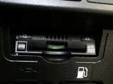 高速道路を賢く使うETC2.0装備です。高速道路とクルマが情報を連携して渋滞の迂回ルートや災害時の適切な誘導をしてくれたりします。
