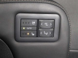 セカンドシートの操作パネルです。