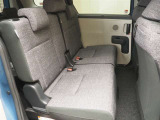 ゆとりある広々とした車内空間は、ドライブを始め買い物やレジャーなど、幅広く活躍します。一人でもみんなとでもお出かけを楽しみましょう!