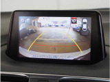 【バックカメラ】駐車が苦手な方でも安心してお乗りいただけます。リバース連動で画面が切り替わるのでとっても便利です。