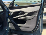 快適なショールームにて、お車選びのお手伝いから、ご購入後の整備待ちまで、ご対応致します。