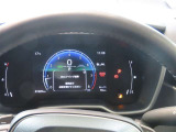 とっても見やすいメーターです。夜間時はラグジュアリーな気分にさせてくれる照明が魅力ですので、夜のドライブも楽しみになりますよ♪