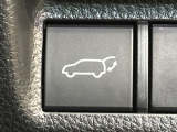 【パワーバックドア】スマートキーや運転席のボタンを押すだけでリアゲートが自動で開閉します!荷物を持っている時や、高い位置にあるバックドアを閉める際に便利な機能です♪