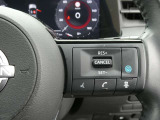 運転支援機能・プロパイロット搭載。 設定した速度で定速走行でき、先行車に自動で追従走行も可能です。さらにハンドル支援機能もあり、車線の中央を走るように制御してくれます。