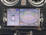 上から丸見え!!駐車が苦手な方でも、このアラウンドビューモニターがあれば安心!これで狭い場所の駐車も楽です。