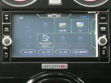 純正7インチメモリーナビです。 ラジオ、CD・フルセグTV、Bluetoothオーディオ接続が利用可能です。