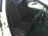 フロントシートも状態良好ですよ。大きな汚れもなく、安心です。座り心地もいいですよ。