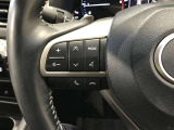 【ステアリングスイッチ】運転中に視線を前に向けたまま操作できます。