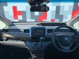 インパネ全体:視界が開けて前が見やすい設計です!安全に運転できます!