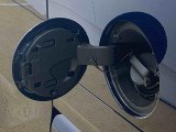 お車の状態をしっかりとお伝えするために1台の車両に付き40枚以上の画像を用意しております。外装はもちろん、室内の装備やお車の特徴などごらんください。