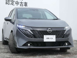 アダプティブLEDヘッドライト。フロントカメラで前方の状況を検知し対向車や先行車に眩しい思いをさせることなく必要なところだけを遠くまで照射します。