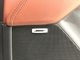 【BOSEサウンドシステム】メーカーオプションの高品位サウンドシステムを搭載。専用のチューニングが施された大小様々なスピーカーから良質なサウンドが奏でられ、臨場感あふれる音響空間を演出します。