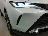 LEDヘッドライトとフォグランプのコラボです。雨や雪の日も安心!フォグランプがお車の存在を際立たせますね♪