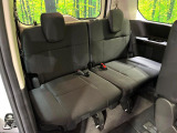 3列目シートはもちろん状態良好☆大人でもゆったりと座って頂けますので、大人数でのお出かけもラクラクです♪ご家族で、気の知れた仲間で、ドライブに行くのが楽しみですね♪