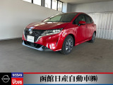 日産「ノート」明るい運転席回りで見渡しが良いです。