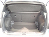 荷室は荷物を隠せるトノカバー付!充分な荷室の広さです!
