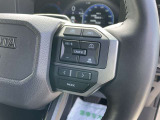 アダプティブクルーズコントロール搭載。 先行車を検知して、適切な車間距離を保てる速度に自動で調整し、先行車がいなくなった際は、設定速度で走行を続けます。