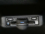 高速道路を賢く使うETC2.0装備です。高速道路とクルマが情報を連携して渋滞の迂回ルートや災害時の適切な誘導をしてくれたりします。