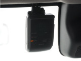 ◆ドライブレコーダー◆映像・音声などを記録する自動車用の装置です。 もしもの事故の際の記録はもちろん、旅行の際の思い出としてドライブの映像を楽しむことができます。
