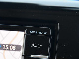 日産純正ナビゲーションMC315D-Wが付いています。