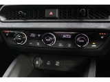 プラズマクラスター技術搭載フルオートエアコンを装備。車内の温度設定だけでなく空気清浄や脱臭などの効果を発揮して車内は快適空間♪