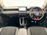 いつでも気持ちよく運転できて、使い勝手のいい収納や体をケアするシート、細部にまでこだわったインテリア♪
