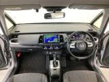 【前方視界】開放的な前方視界!運転がしやすく疲れにくいです♪窓が大きく、見通しがとっても良いおクルマですよ♪
