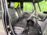運転席シート廻りは使用感も少なく、良好な状態となっています。丁寧に使われていたことがよくわかりますね。