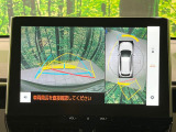 【パノラミックビューモニター】専用のカメラにより、上から見下ろしたような視点で360度クルマの周囲を確認することができます☆死角部分も確認しやすく、狭い場所での切り返しや駐車もスムーズに行えます。