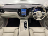 大人気ミドルSUVのXC60が入荷いたしました!プレミアムサウンドが奏でる美しい調べとシートベンチレーションの組み合わせはとても心地よいドライブのお供になりますね♪スタッフおススメの一台です!!!