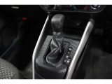 従来のATに比べ変速ショックの少ないCVT。シフトの操作はAT車と同じです。