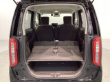 リアシートを倒すと、ラゲッジスペースを広くお使いいただけます!