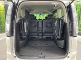 後席を格納すると、これだけの広さが!シーンに合わせたシートアレンジで、大きな荷物も積むことが出来ます♪