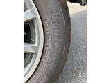 ブリジストン製の新品タイヤを装着済みになります。
